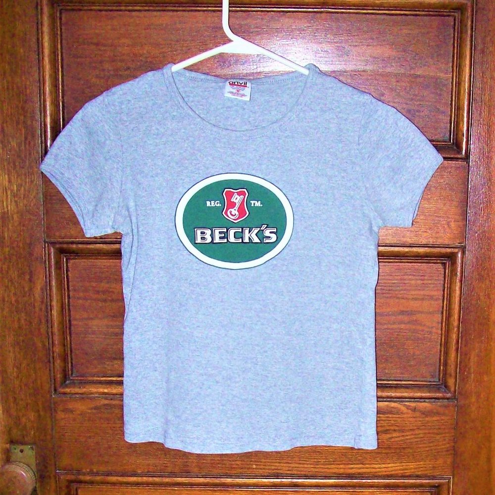 *** BECK'S *** Tee Shirt - CHILD'S - M